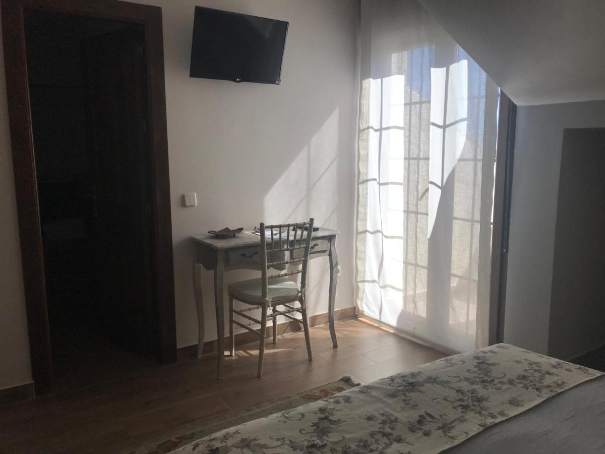 Albus Albi Pension Colmenar del Arroyo Buitenkant foto